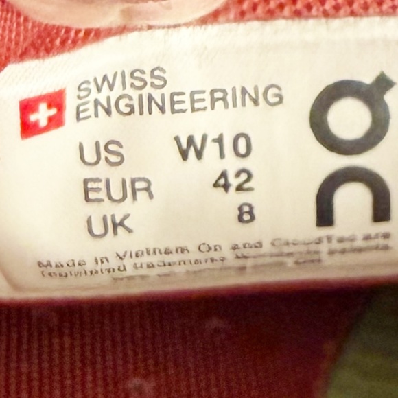 On Running Cloudflow Guava Sneakers Size 10 - Picture 4 of 7